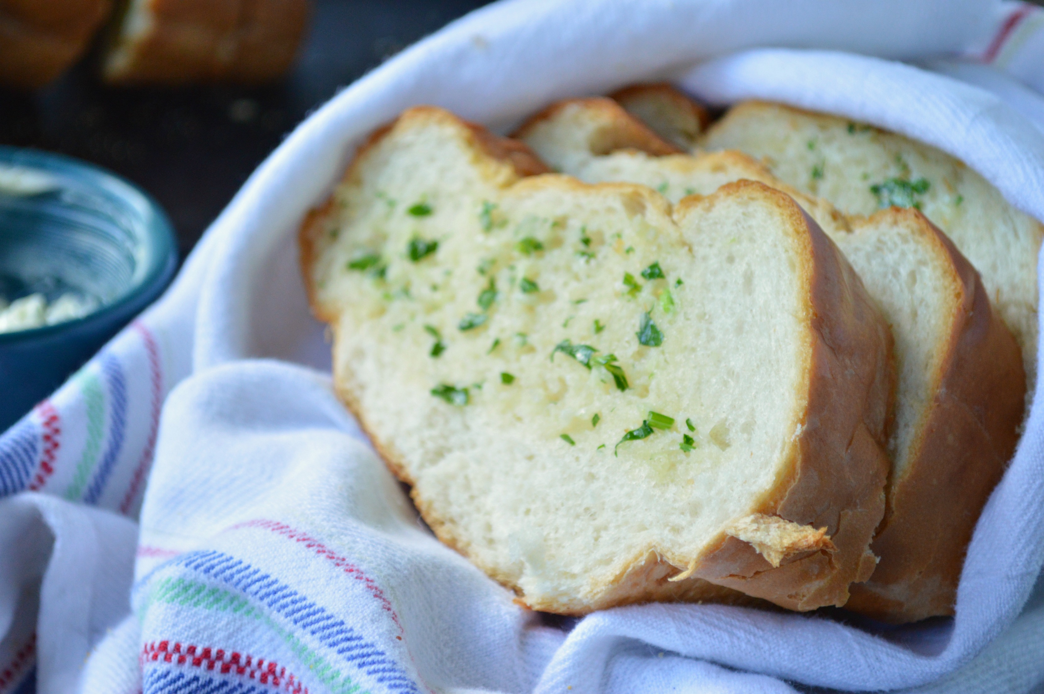 How to Make Garlic Bread