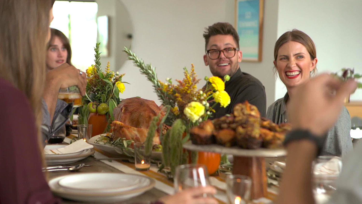 8 People You'll Find at Friendsgiving